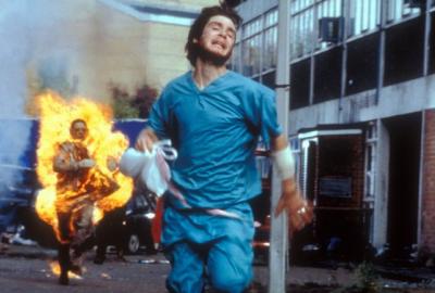 28 Days Later man runs from zombies