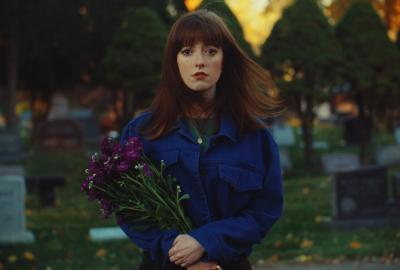 Elle in graveyard