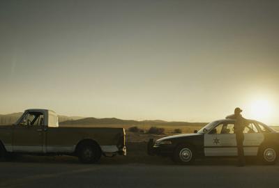 Luna cop pulled truck over on the side of the road