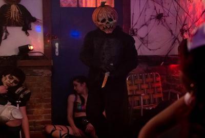 Trick film still Pumpkin masked killer with long knife